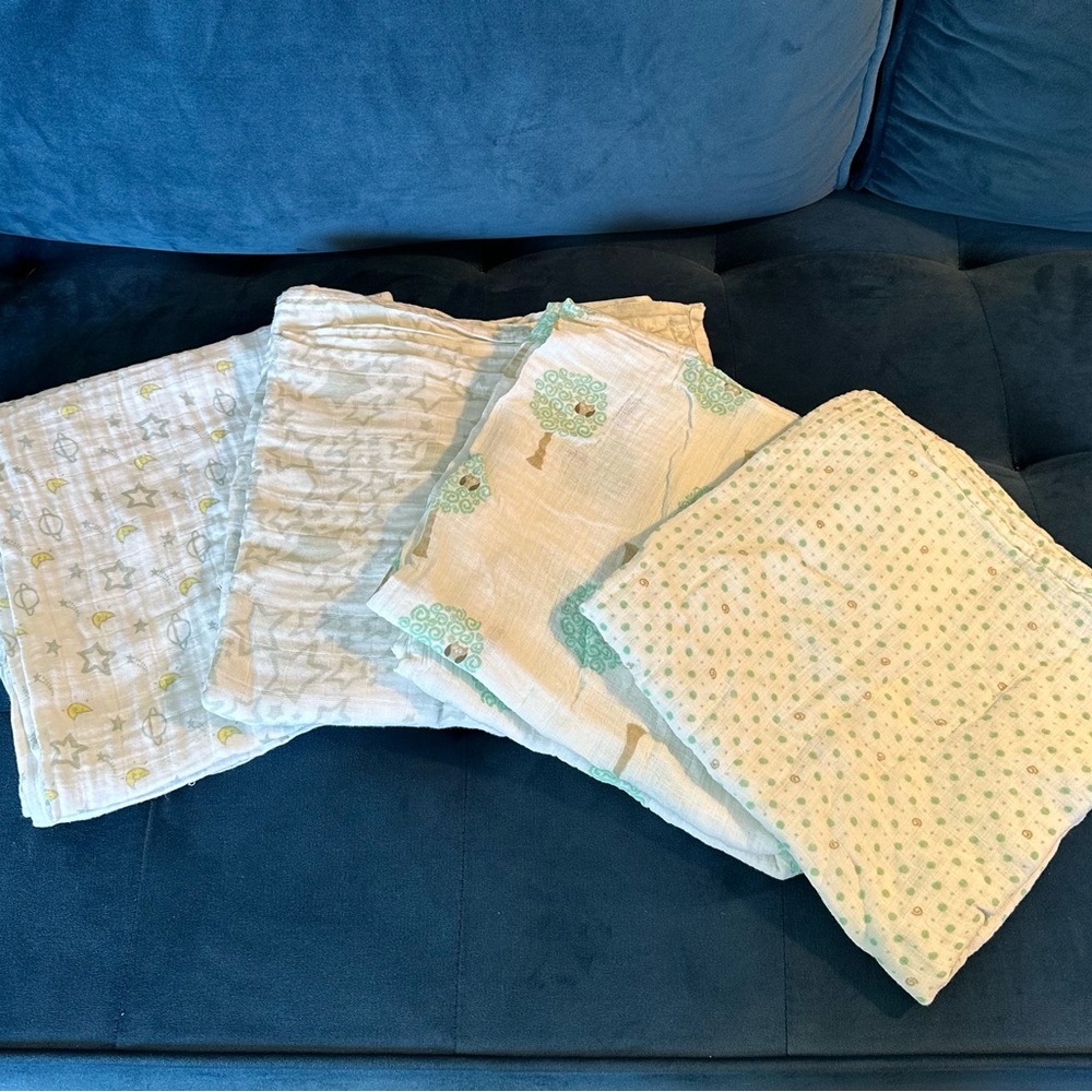 4 Muslin Swaddle Blankets
